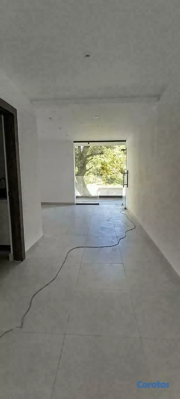 oficinas y locales comerciales - Evaristo Amplio Local con Excelente Distribución 4