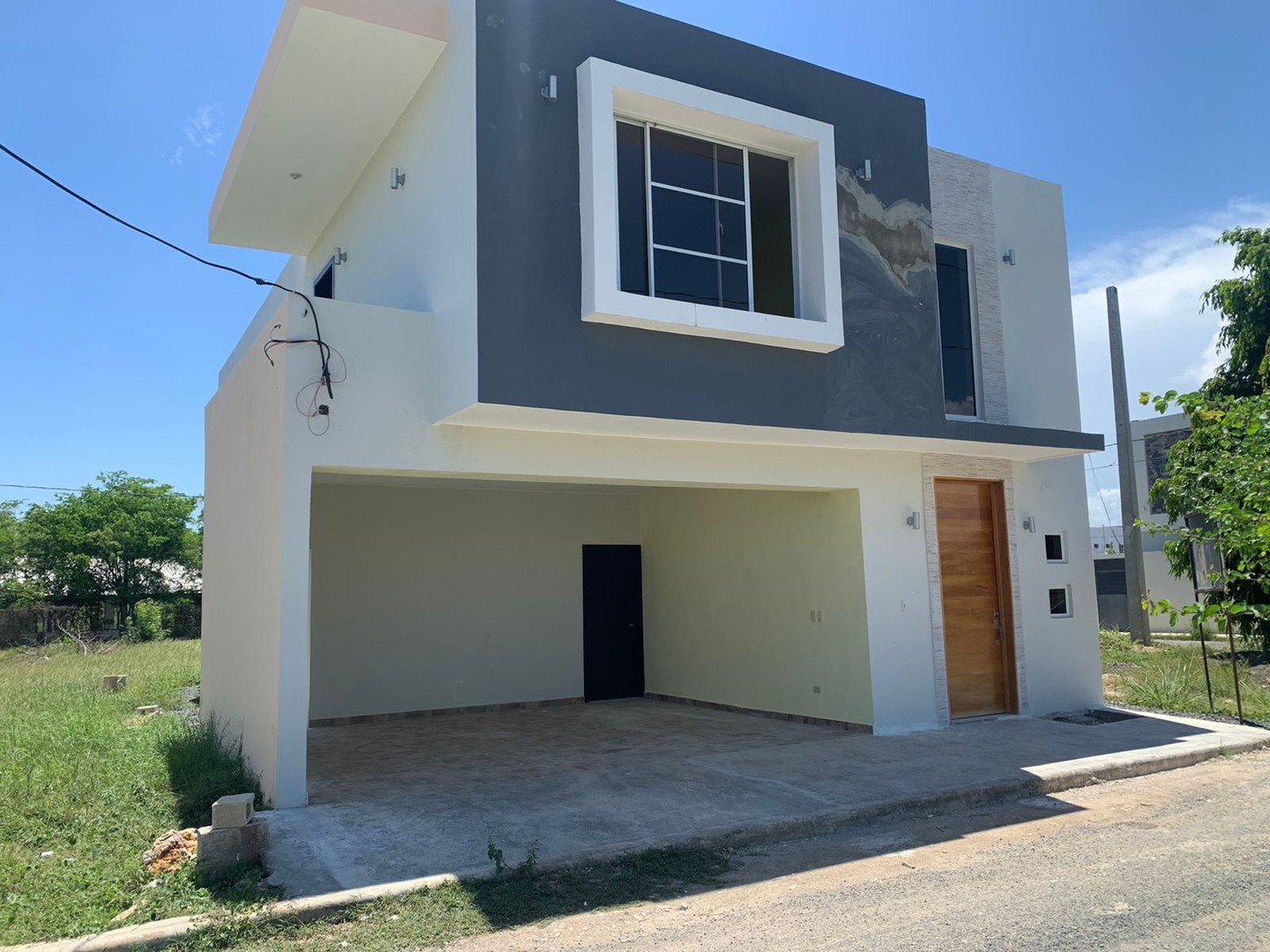 casas - Se Vende  Hermosa y Nueva  Casa en Residencial Naime