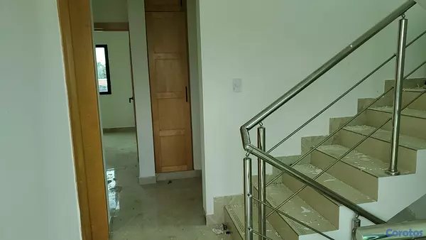casas - Casa con patio en Prado Oriental, Aut. San Isidro  3