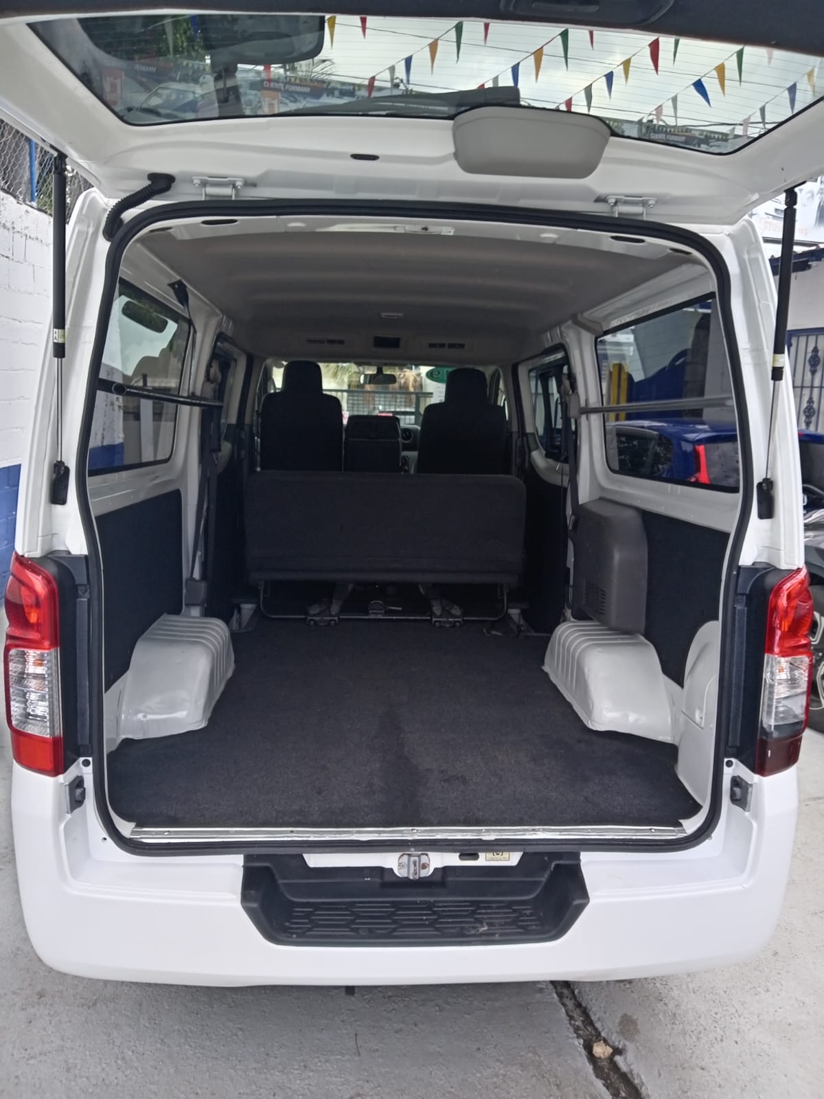 carros - NISSAN CARAVAN NV350 8