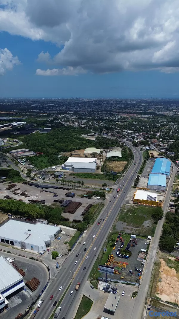 solares y terrenos - Solar en la Autopista Duarte de 5670m2 6