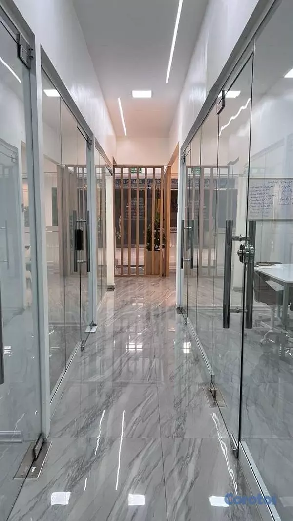 oficinas y locales comerciales - Vendo local comercial en coral mall 5