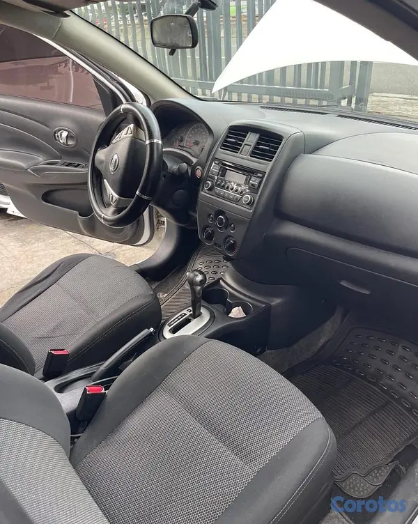 carros - NISSAN VERSA 2016 6
