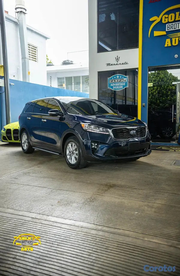 jeepetas y camionetas - Kia Sorento LX 2019 Clean Carfax tres Filas 1
