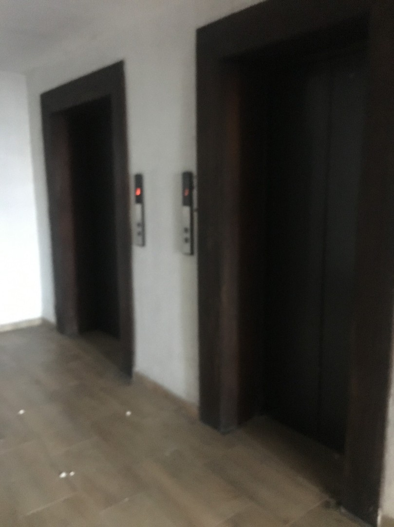 oficinas y locales comerciales - Local de oficina en Serralles  8