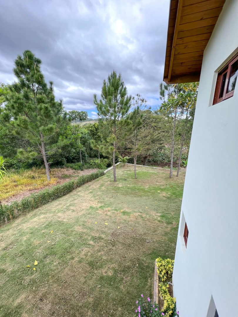 casas vacacionales y villas - Preciosa Villa Nueva en Proyecto Cerrado de Jarabacoa  3