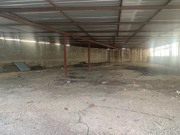 solares y terrenos - Nave en alquiler en Alameda 4