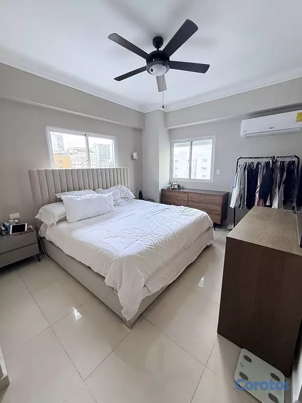 apartamentos - vendo Evaristo Morales dos habitaciones 2.5 baños dos parqueos bacon servicio  6