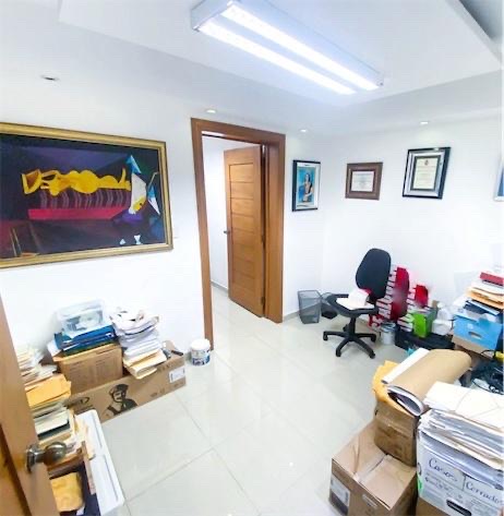 oficinas y locales comerciales - Local en Naco primer nivel  2