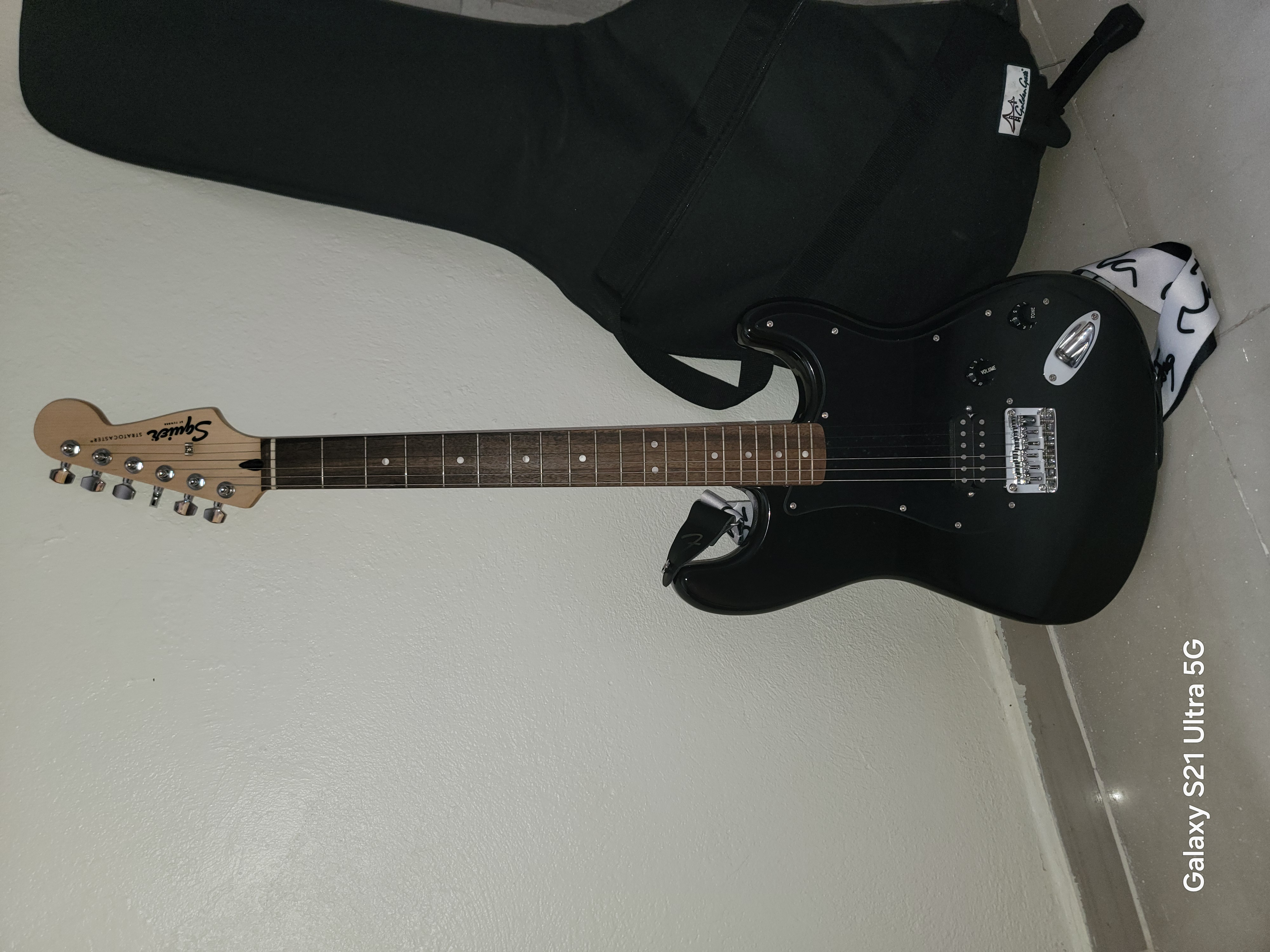 instrumentos musicales - Se vende Guitarra Eléctrica Squier 0