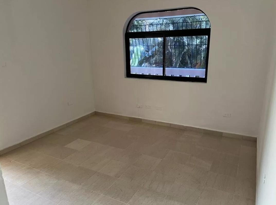apartamentos - Casa en alquiler, Los Cacicazgos U$S2,000
3 Habitaciones 5