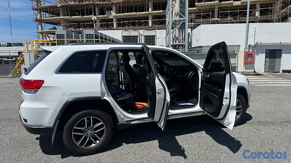 jeepetas y camionetas - Jeep Grand Cherokee Limited 4x4 2018 – Excelente estado 🔥 6