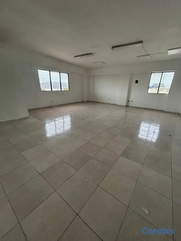 oficinas y locales comerciales - Local comercial en alquiler 11