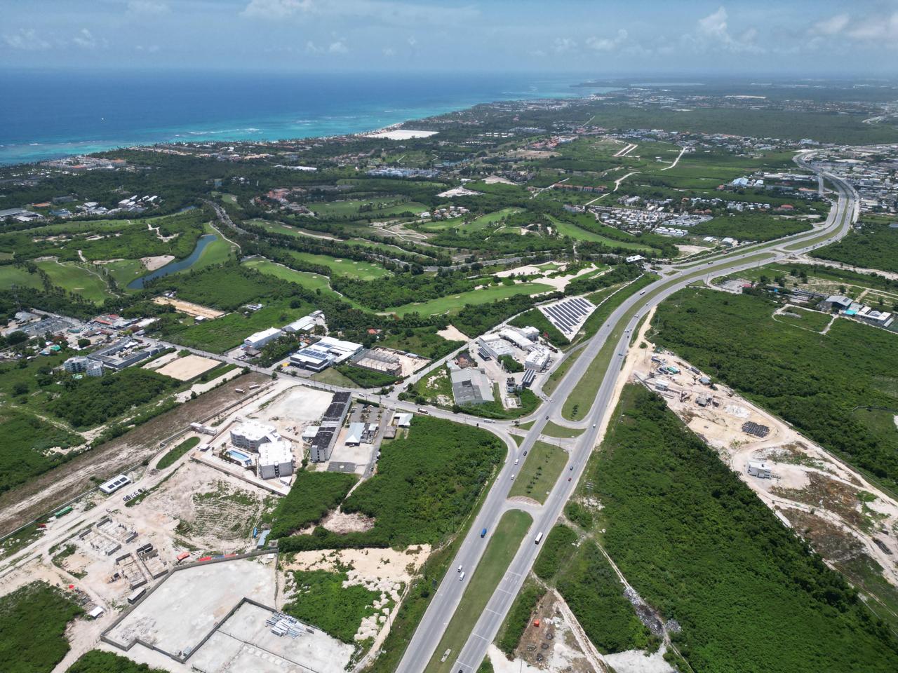 solares y terrenos - Solar de 20,000 metros en Prados de Punta Cana 8