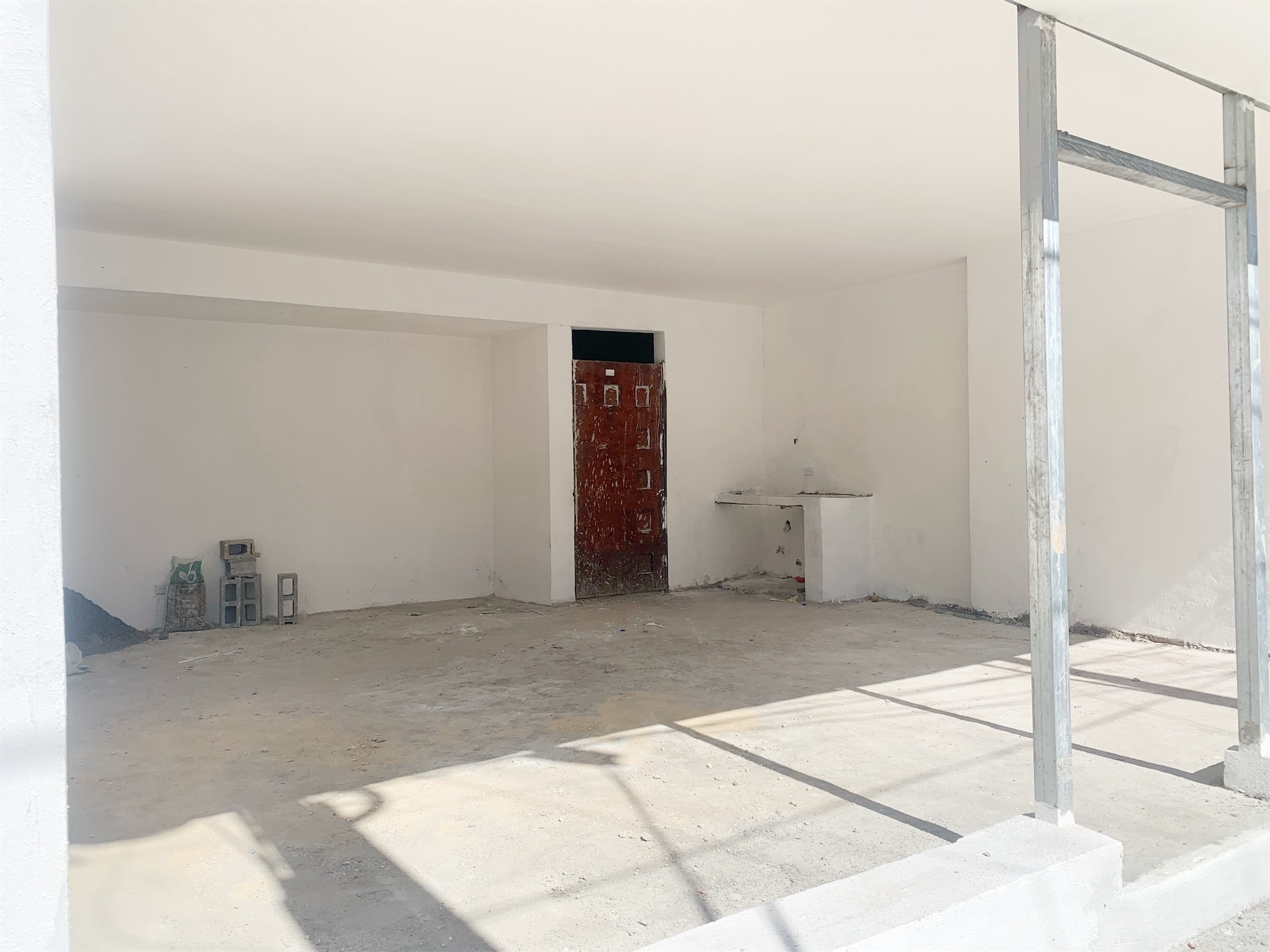 oficinas y locales comerciales - Local en Naco con terraza  7