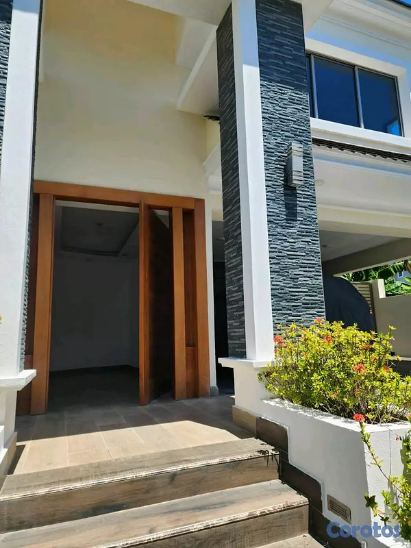 casas - Venta de Casa en Colinas del Oeste de 3 niveles  4