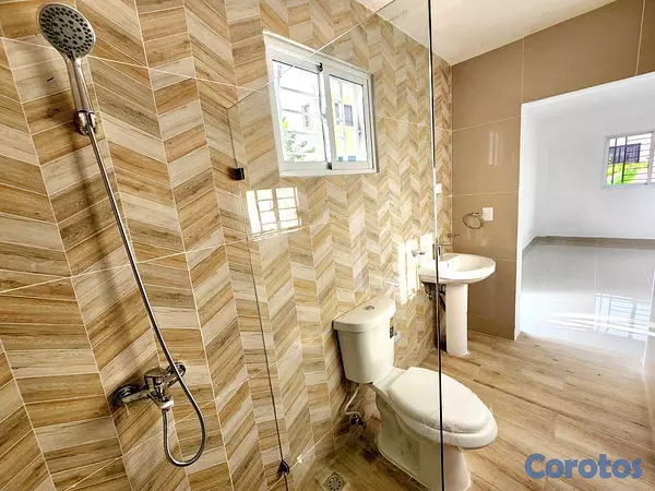 casas - CASA EN ALQUILER  en  Segundo Nivel próx. Avenida  15