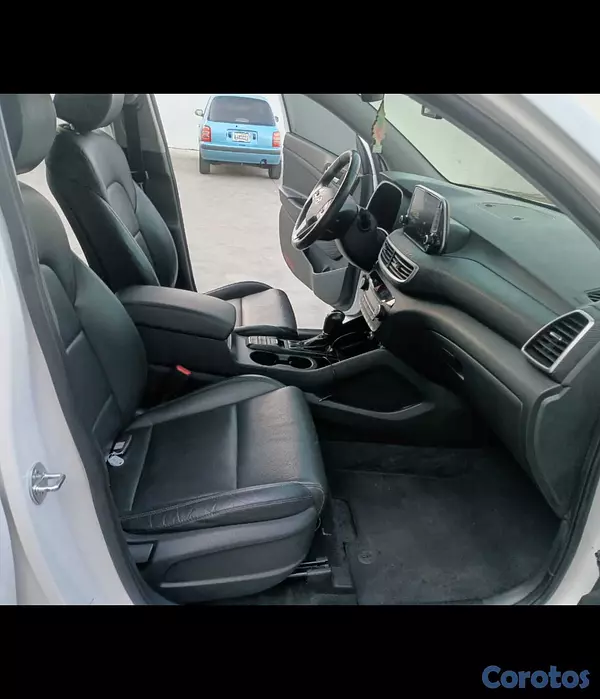 jeepetas y camionetas - HYUNDAI TUCSON 2020 BLANCO DIESEL 8