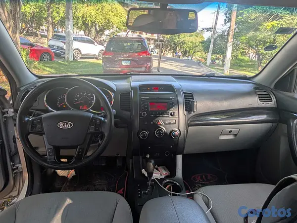 jeepetas y camionetas - Venta de kia sorento 2012 4x4 17