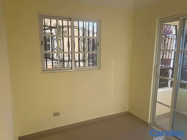 casas - venta de casa en vista hermosa cerca de la avenida mella Santo Domingo este  4