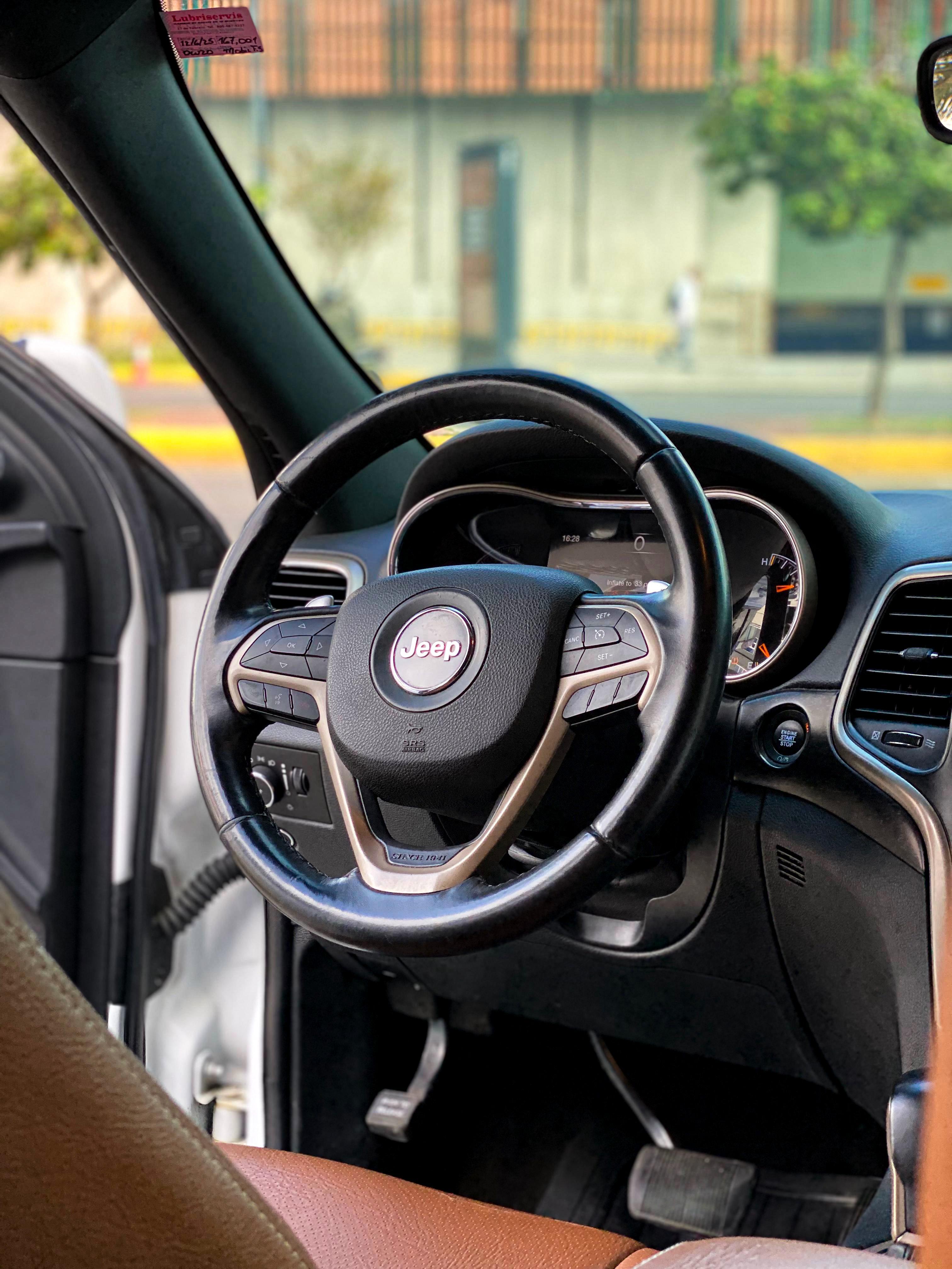 jeepetas y camionetas - Jeep Cherokee Laredo 2017 NO IMPORTA EL CREDITO 3