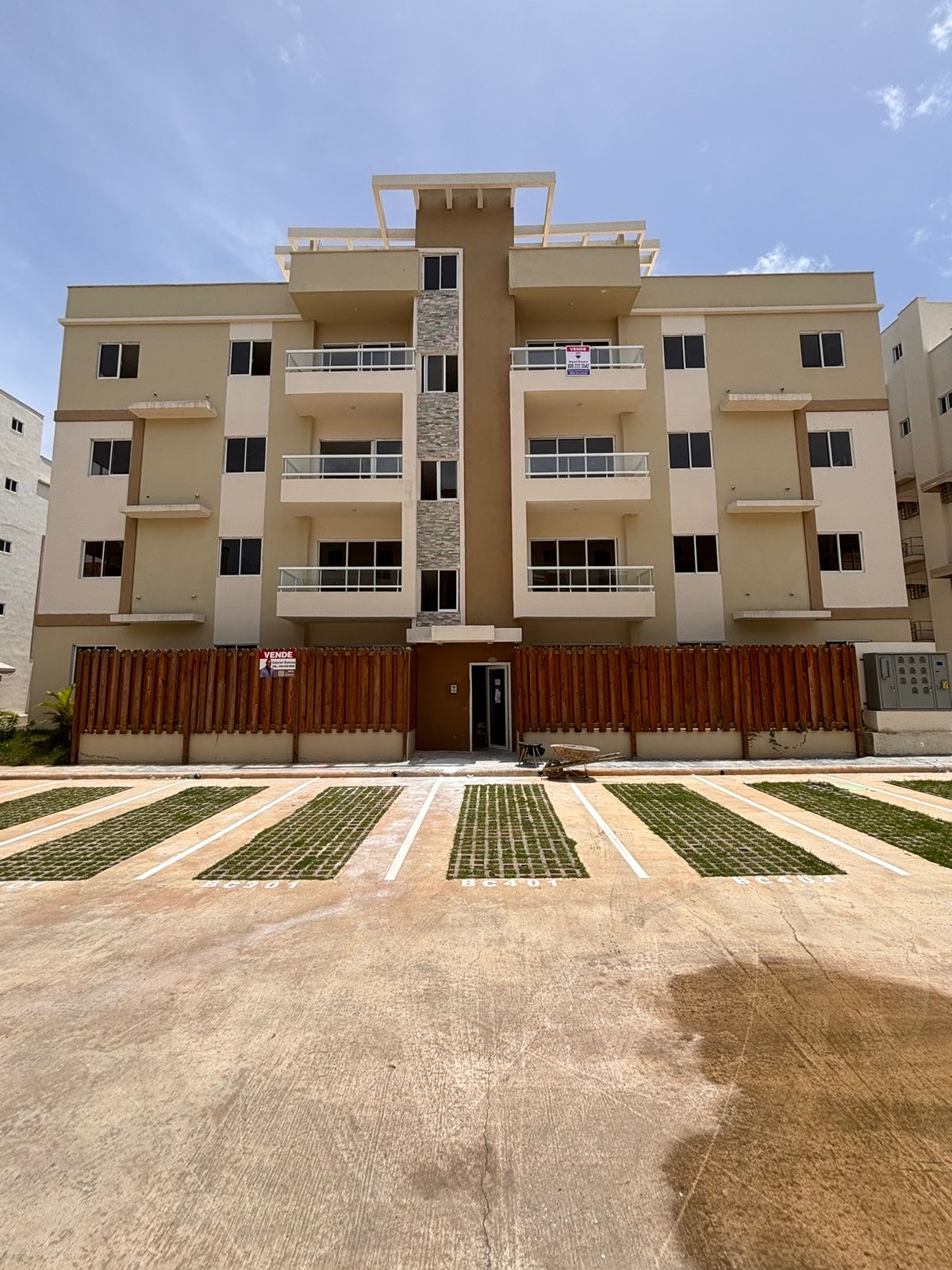 apartamentos - Apt. en venta de 3 hab. con terraza ubicado en Brisa Oriental I, San Isidro