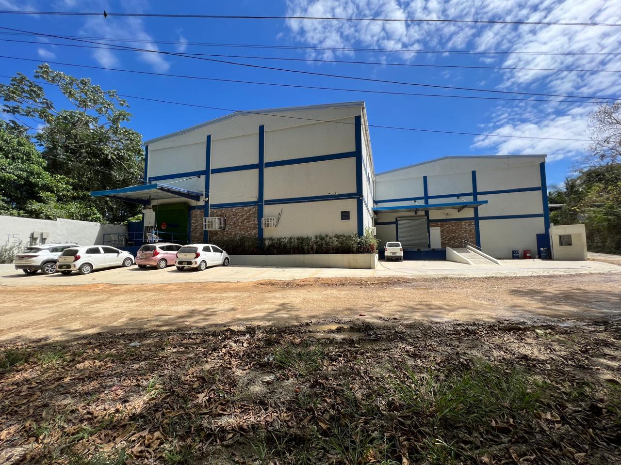 oficinas y locales comerciales - Alquilo Nave 550 metros en KM 16 de la Aut Duarte