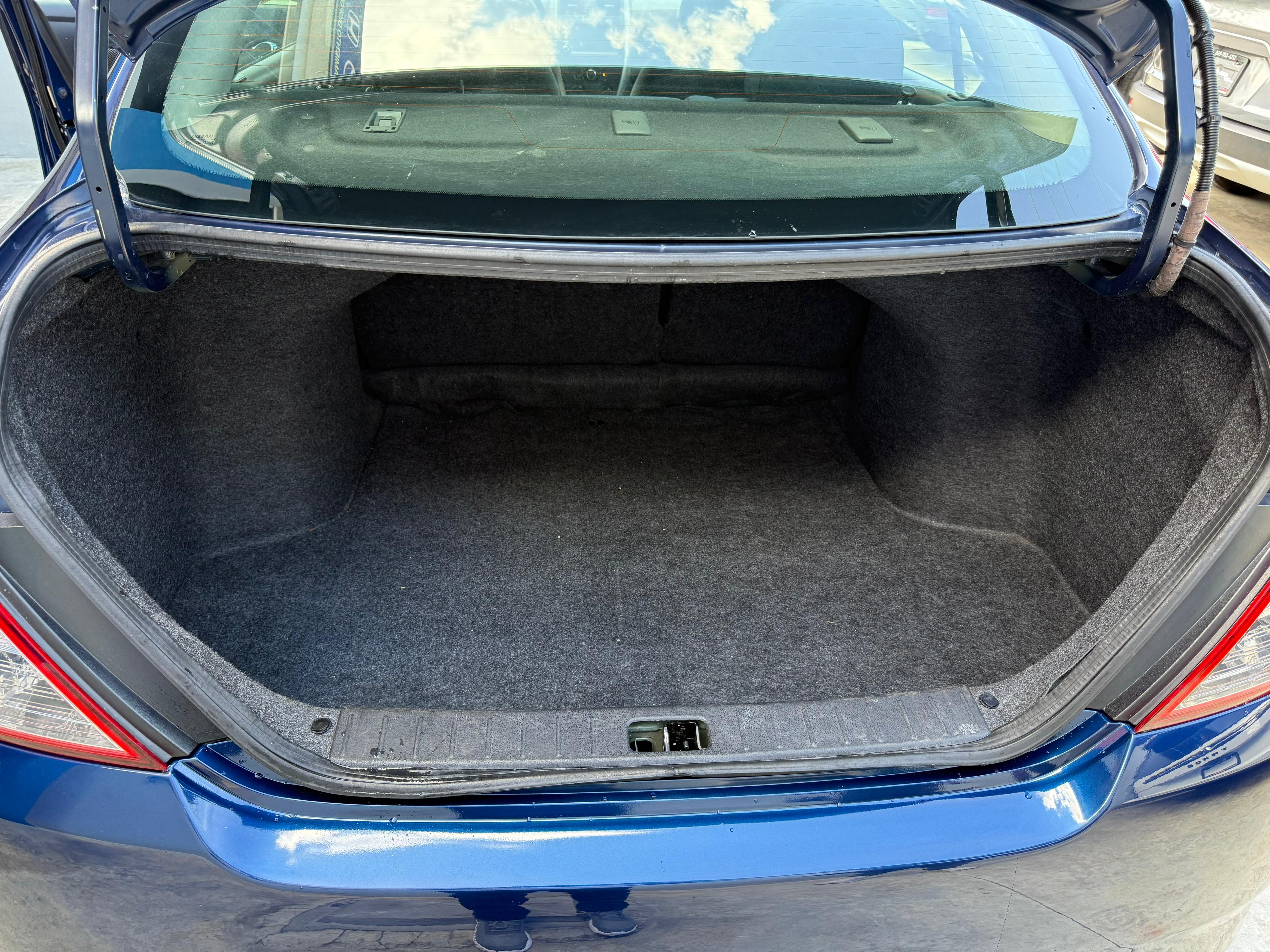 carros - nissan versa sv  6