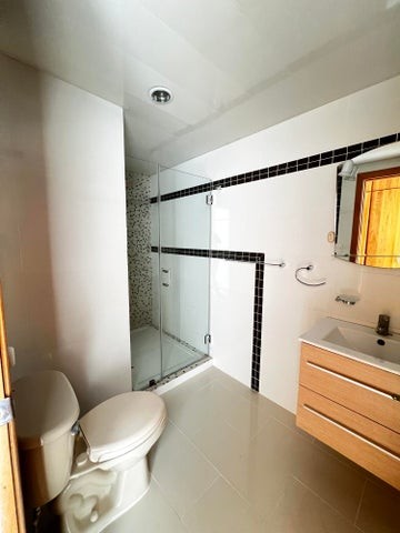 apartamentos - ALQUILER DE AMPLIO Y COMODO APARTAMENTO EN BELLA VISTA. 8