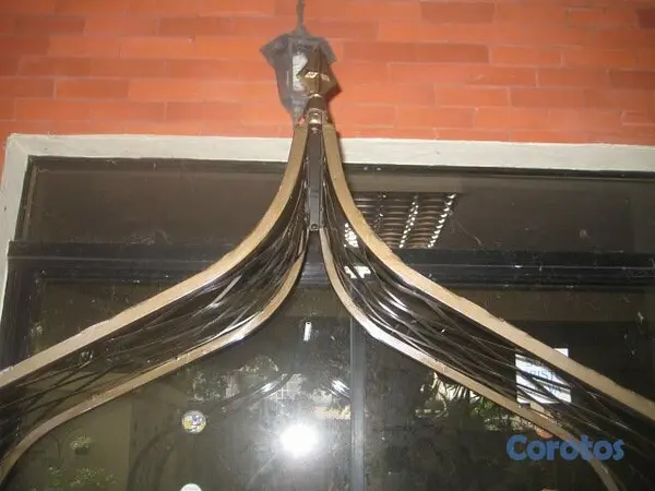 decoración y accesorios - BANCO DE HIERRO GALVANIZADOY REJILLAS DE METAL 4