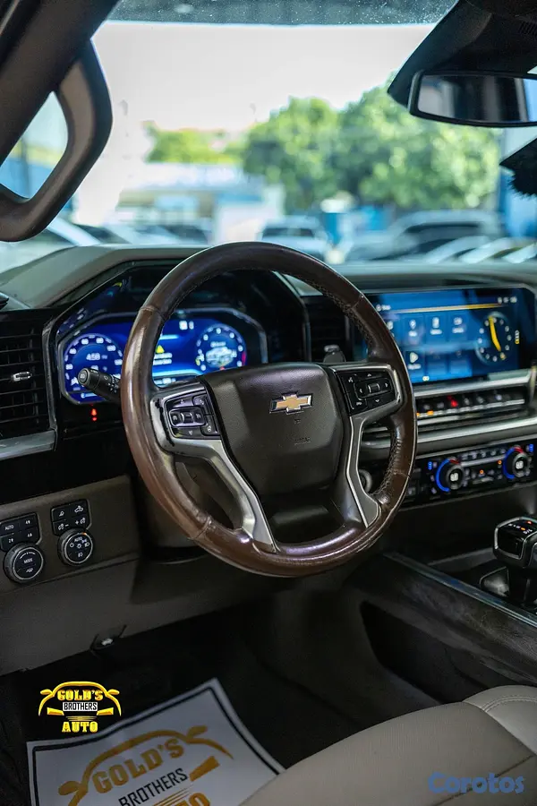 jeepetas y camionetas - Chevrolet Silverado LTZ Z71 4x4 Duramax 2023 Clean Carfax  9