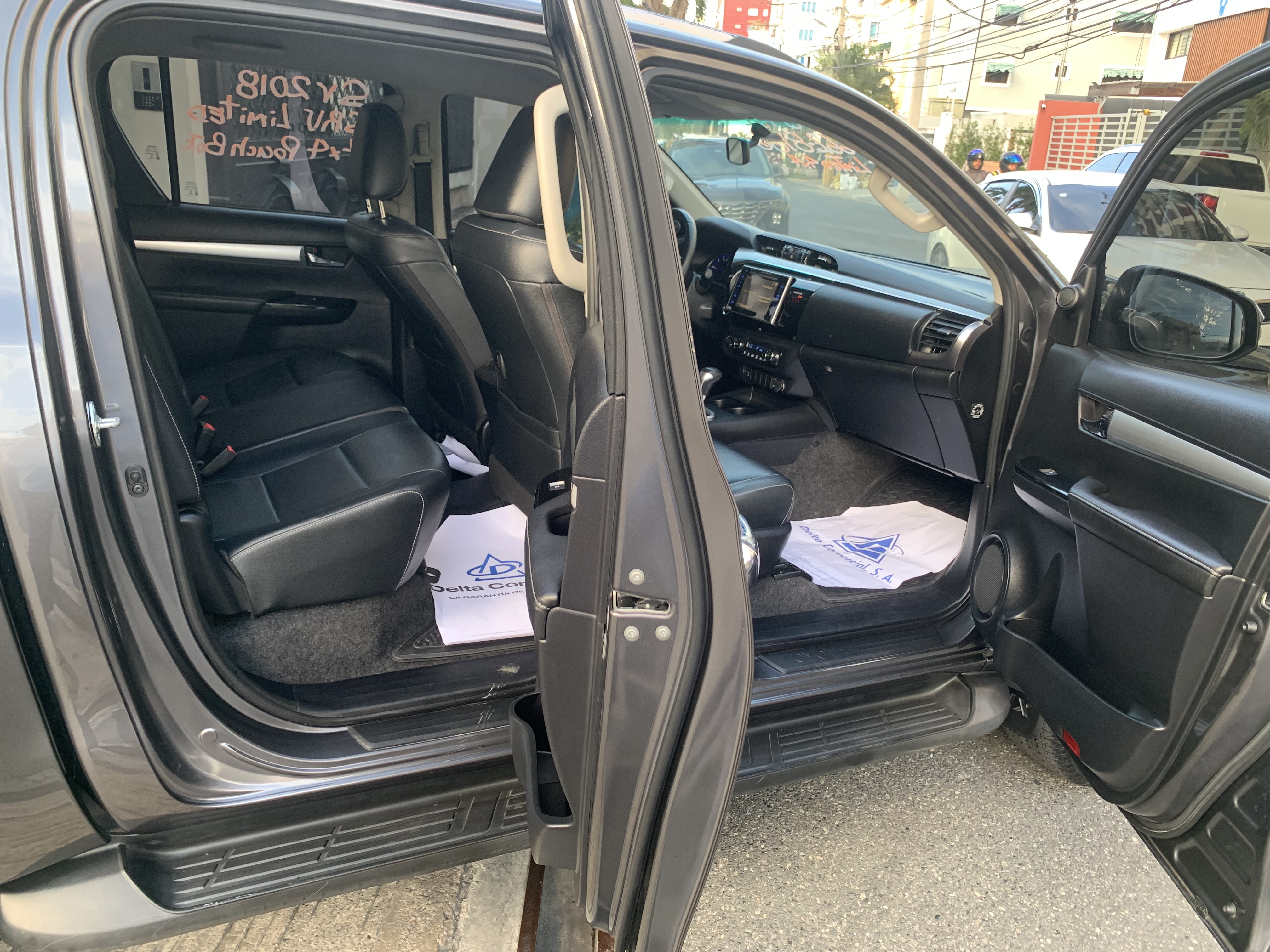 jeepetas y camionetas - Hilux SRV LIMITED FULL (4x4) motor 2.8 De la Delta 6