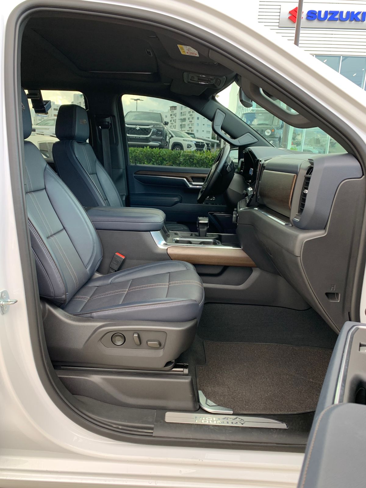 jeepetas y camionetas - Chevrolet Silverado High Country 2023 8