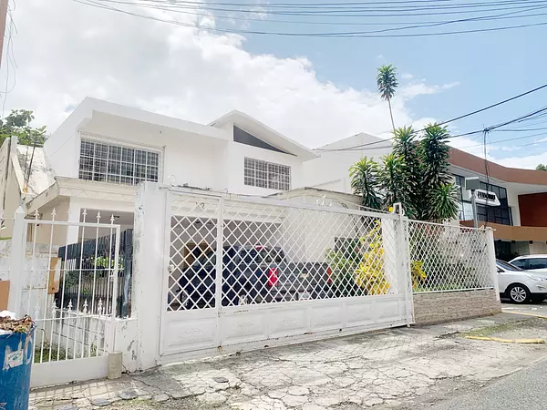 casas - Propiedad en la zona universitaria  3