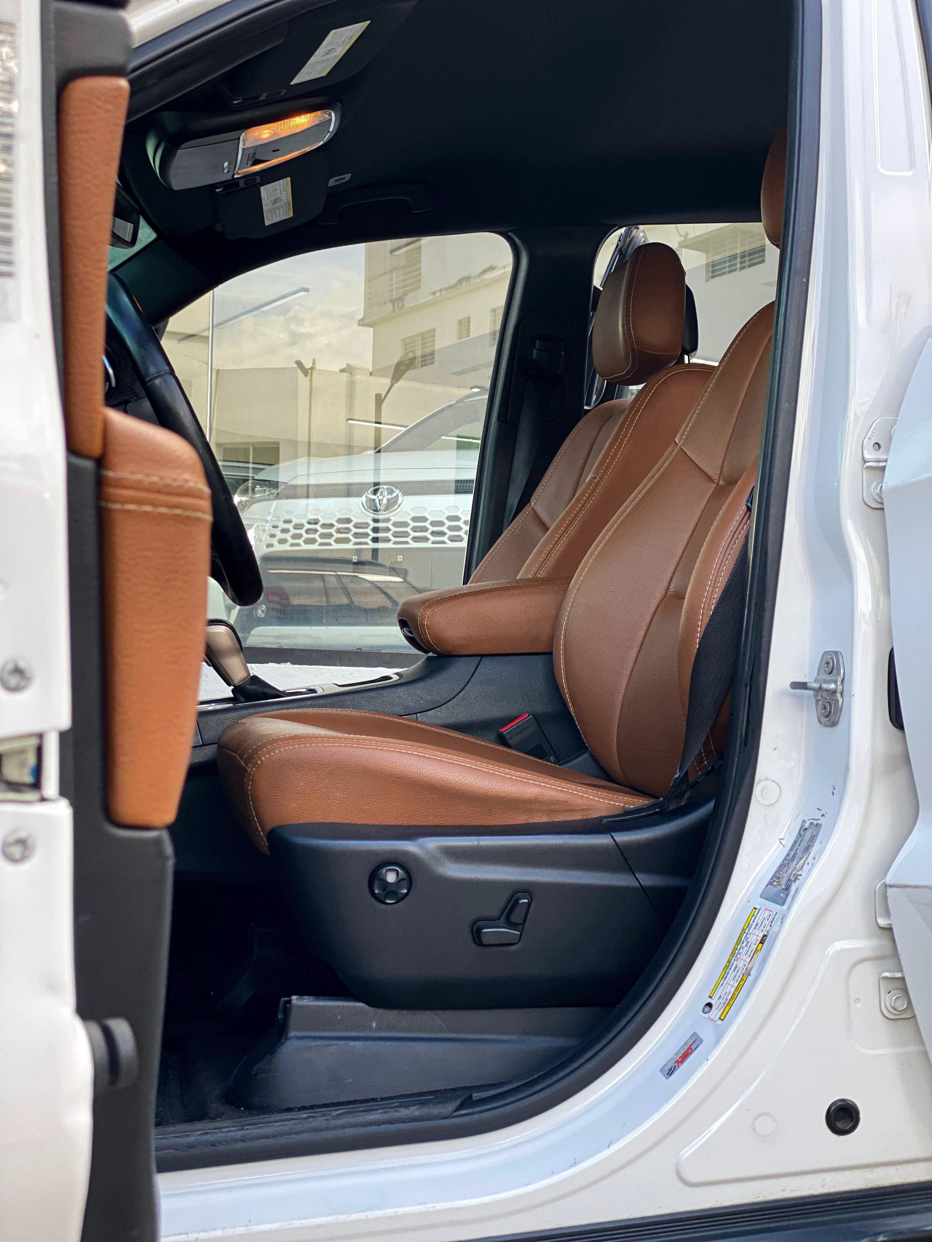 jeepetas y camionetas - Jeep Cherokee Laredo 2017 NO IMPORTA EL CREDITO 4