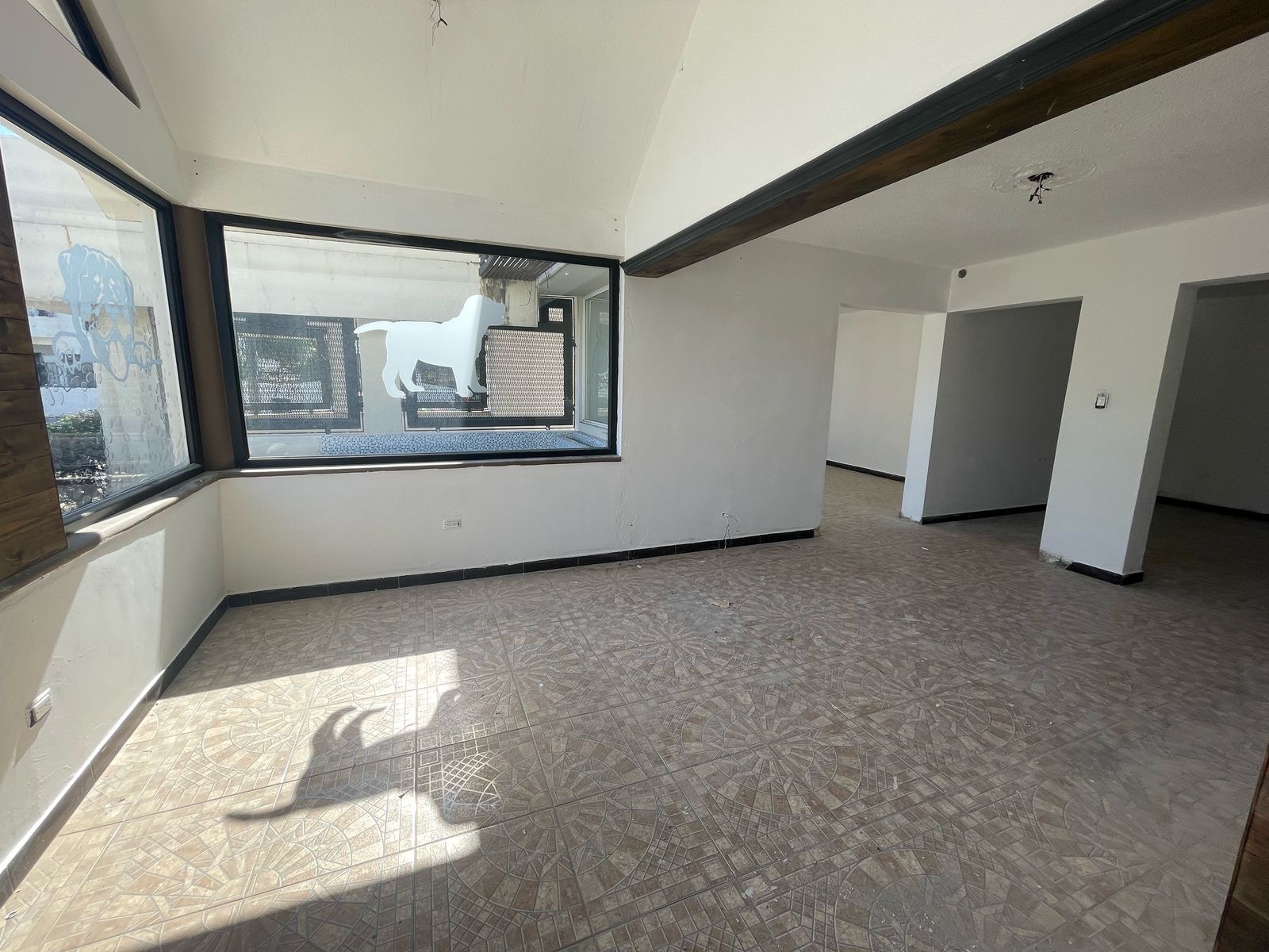 casas - Casa de esquina de 2 niveles en El Millón, para re