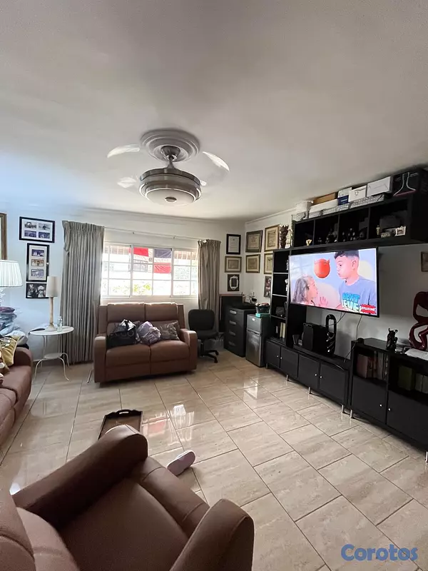 casas - vendo casa los restauradores 4 habitaciones con baño 4 parqueos jacuzzi terraza 6