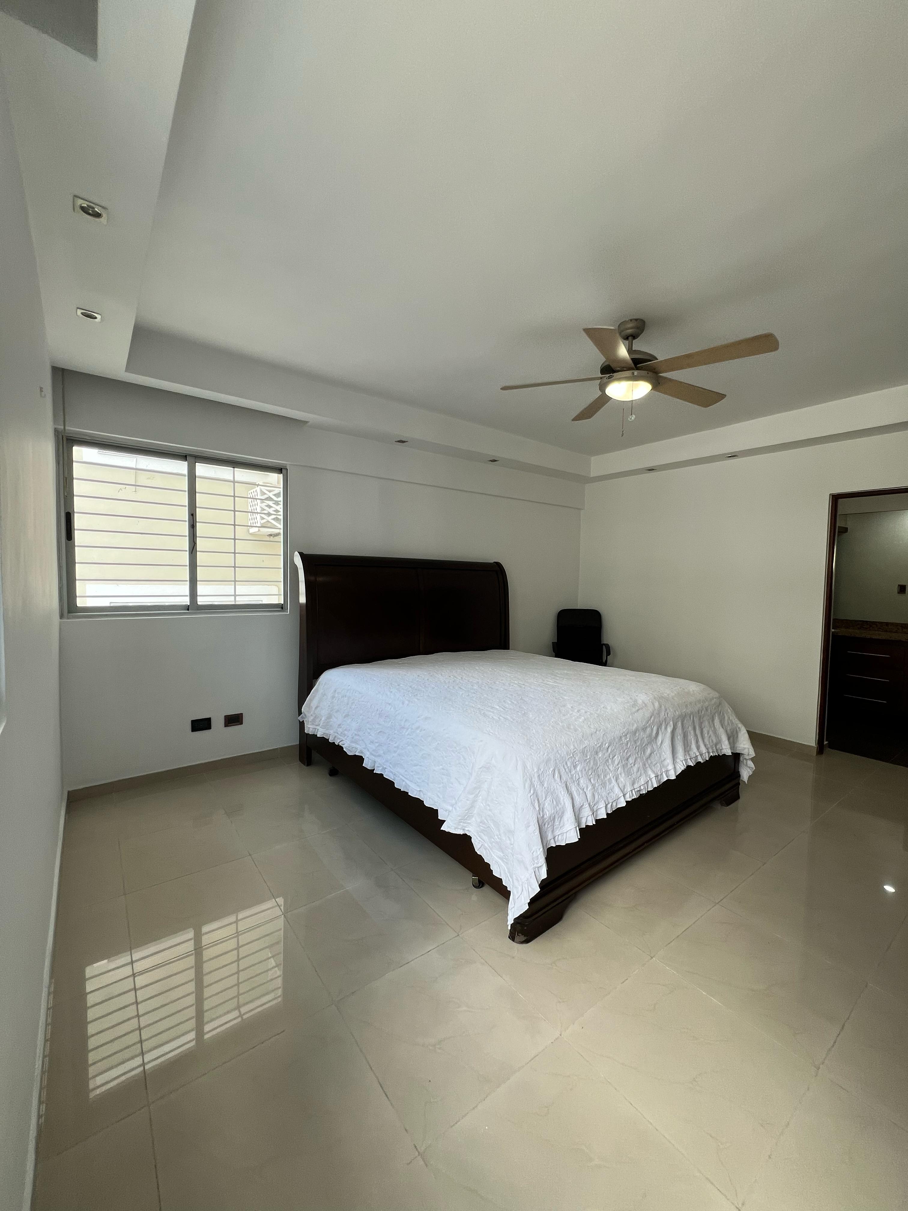 apartamentos - VENDO APARTAMENTO DE 186 MTS EN EVARISTO 5