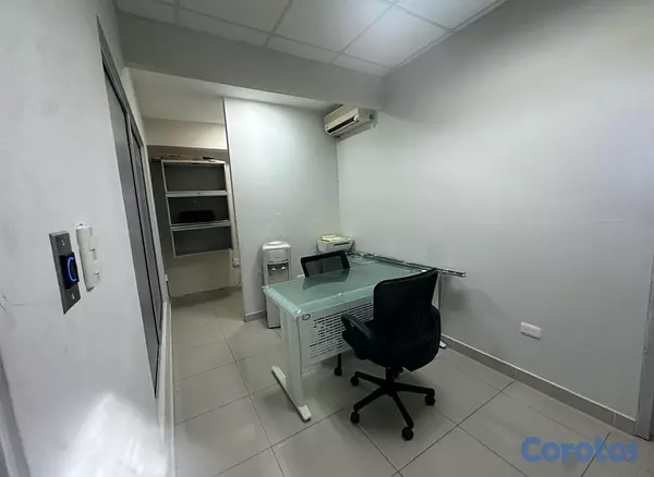oficinas y locales comerciales - Local en Alquiler  4