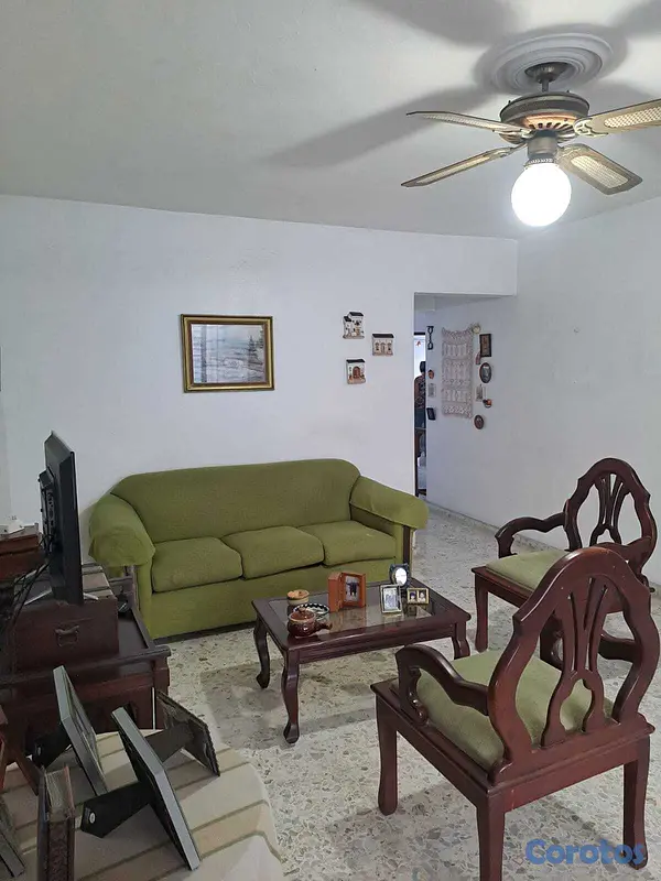 solares y terrenos - VENDO SOLAR CASA PARA DEMOLER O VIVIRLA EN EL VERGEL, 539 Mts.2, A 1 ESQ. DE LA  5
