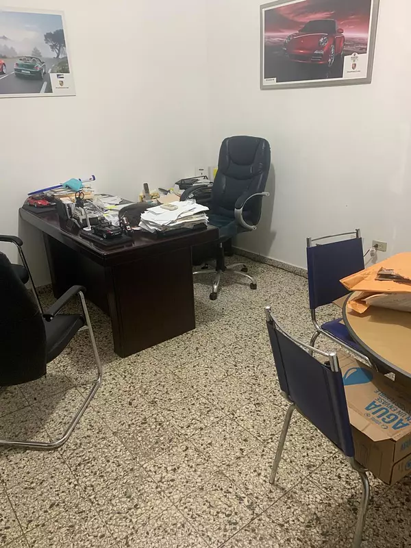 oficinas y locales comerciales - Alquiler Amplio Local de 2 Pisos, Mirador Sur 5