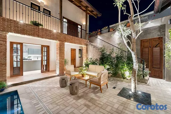 casas - En Venta y Alquiler Casa de Lujo Zona Colonial amueblada y Reformada 6