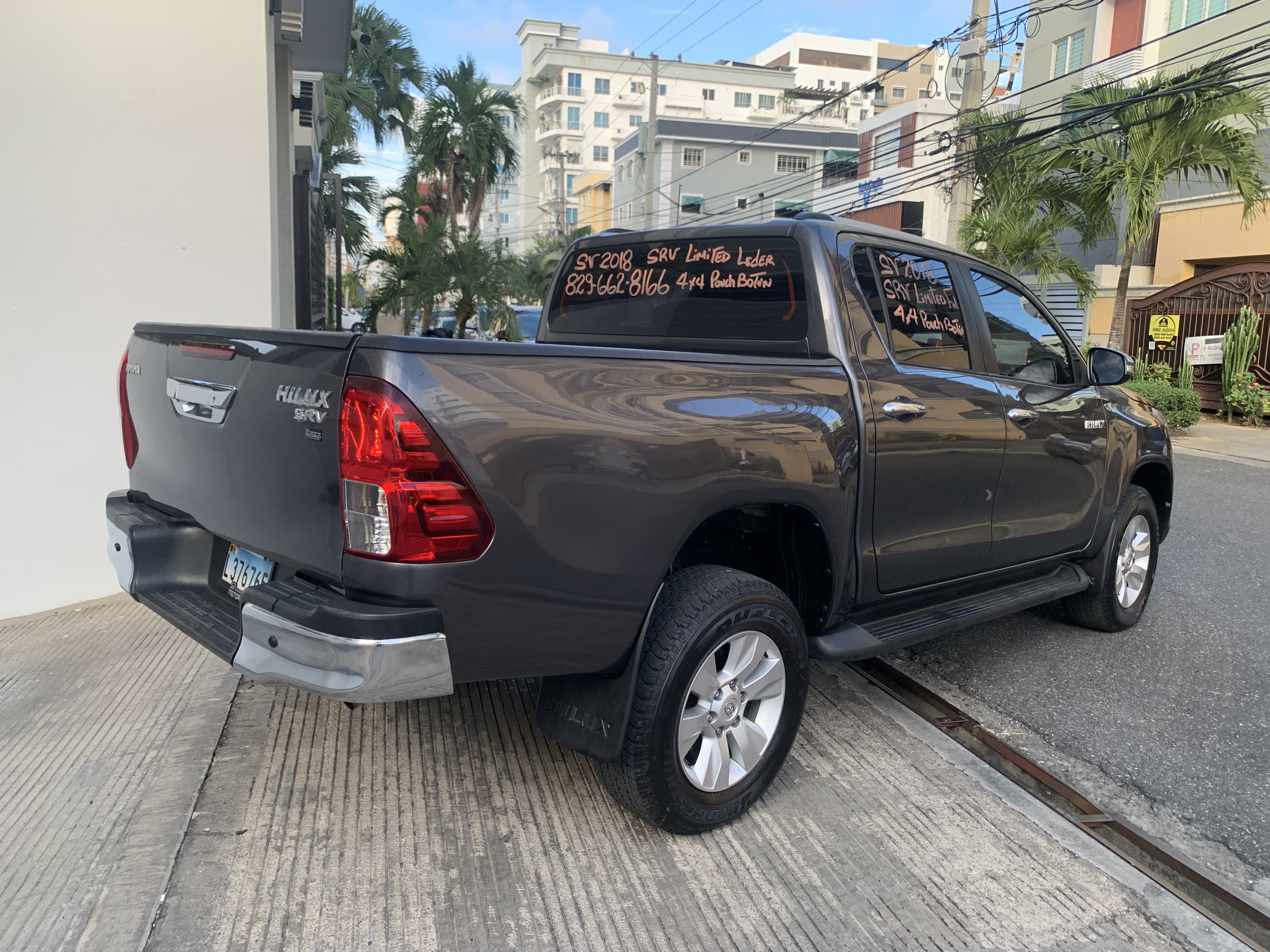 jeepetas y camionetas - Hilux SRV LIMITED FULL (4x4) motor 2.8 De la Delta 7