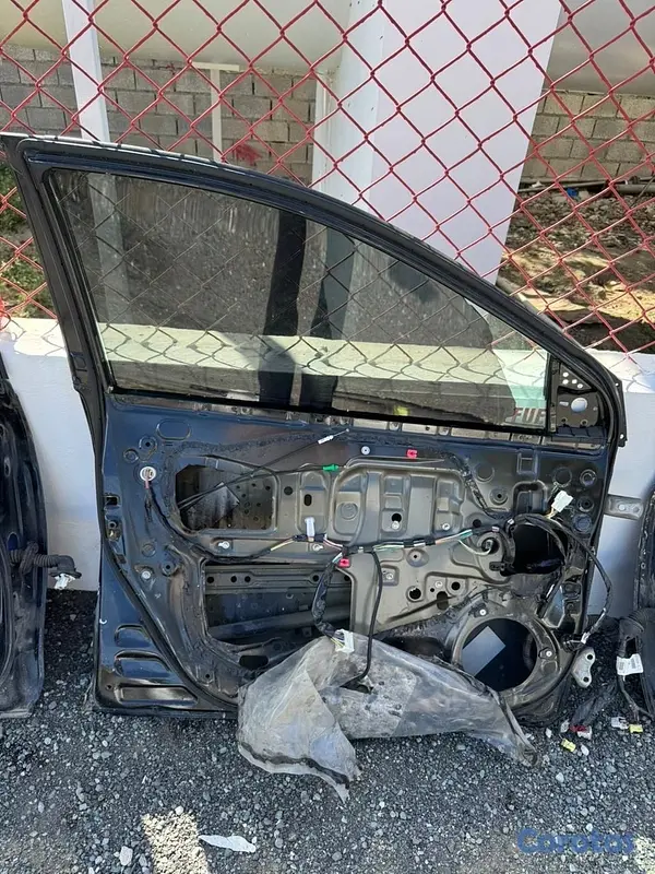 repuestos - Las 4 puertas de Toyota corolla 2015 con sus covers.  6
