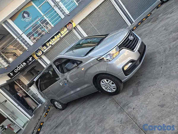 jeepetas y camionetas - HYUNDAI GRAND STAREX 2021 GRIS 12