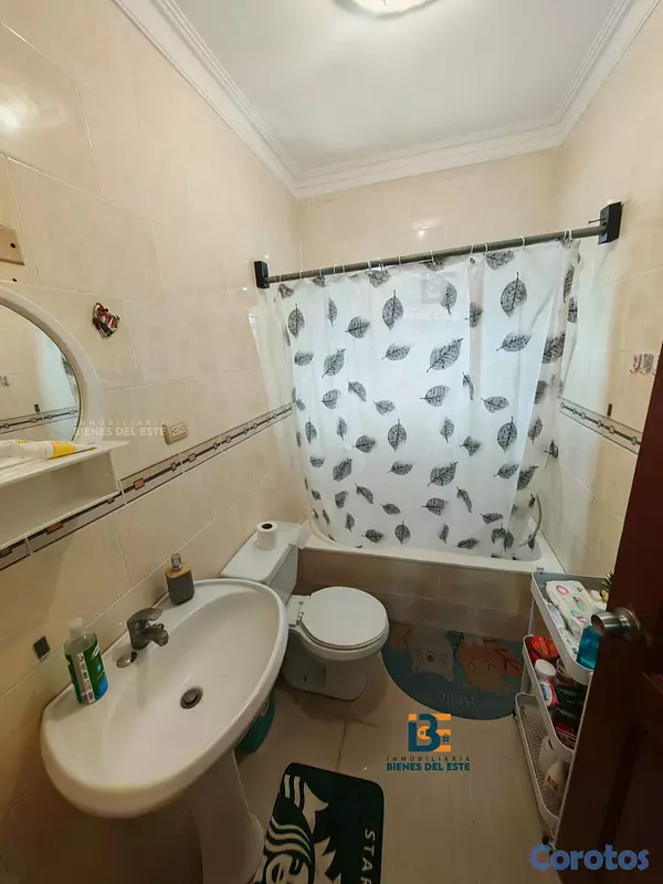 apartamentos - SE VENDE Apartamento con Tres Habitaciones y tres  10