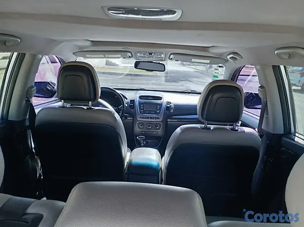 jeepetas y camionetas - KIA SORENTO LX LIGERAMENTE NEGOCIABLEContacto.Yvette Reyes  18