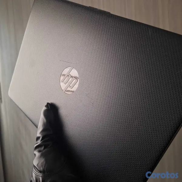 computadoras y laptops - Laptop HP 14” en excelente estado 7