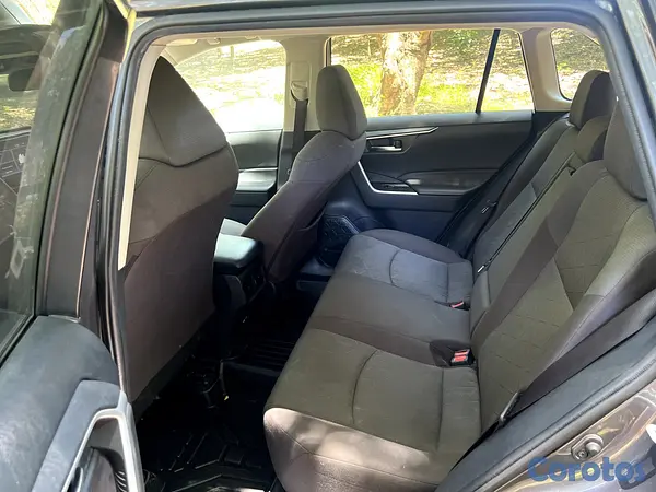 jeepetas y camionetas - Toyota RAV4 XLE 2022 6