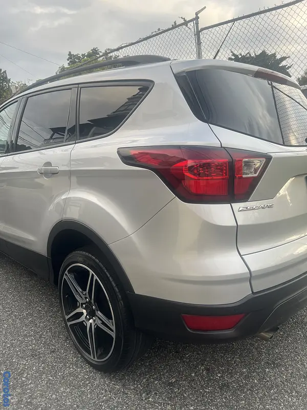 jeepetas y camionetas - Ford Escape 2019 3